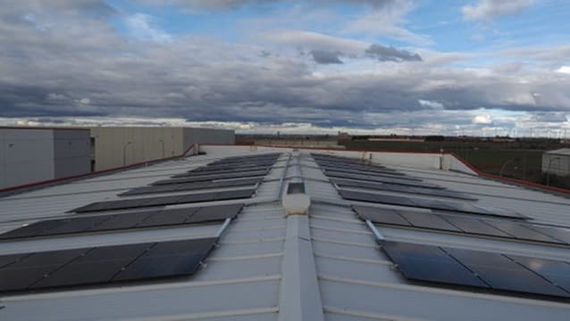 Instalación fotovoltaica realizada por RV Instalaciones