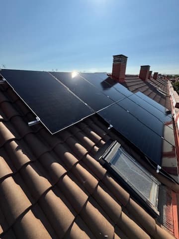 Instalación fotovoltaica realizada por RV Instalaciones